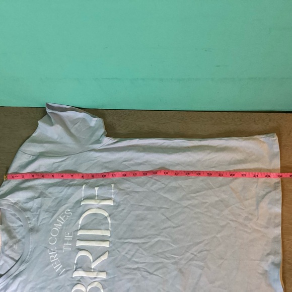 Miss to Mrs Here Comes The Bride Size Large Crewneck T-Shirt NWT - Picture 8 of 9